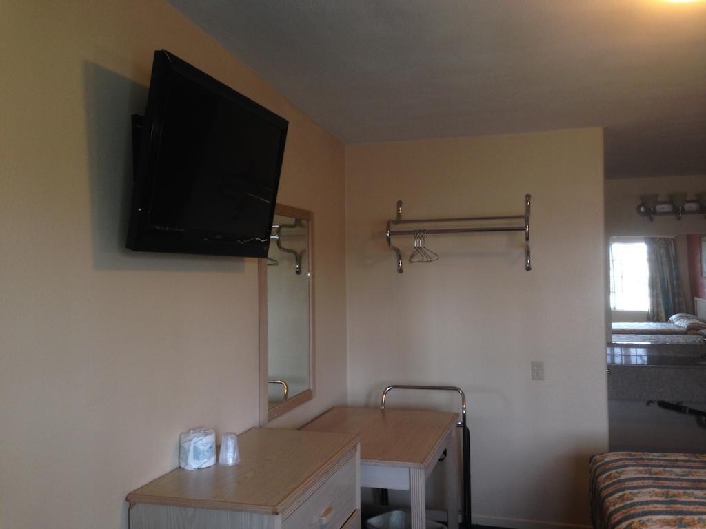 Desert Inn Westmorland Rum bild